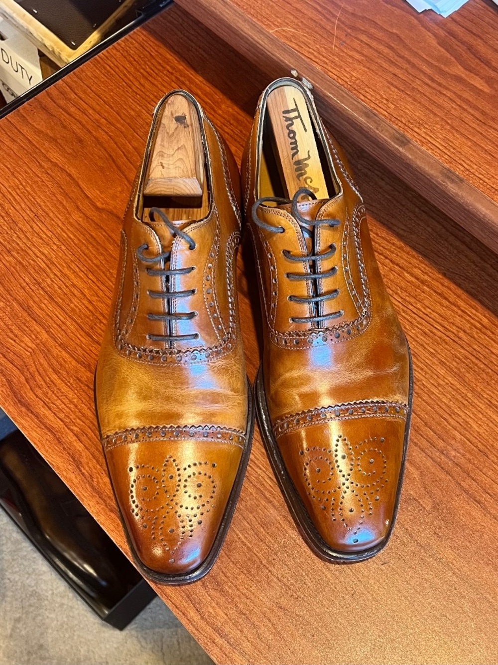 Tan Magnannl cap toe size 9M